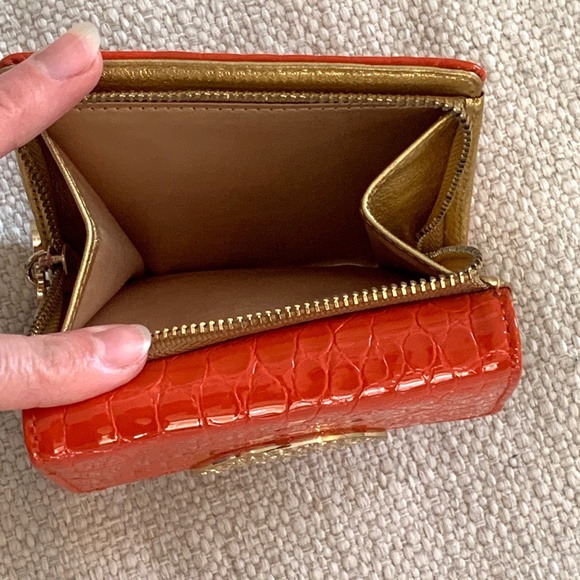 Stuart Weitzman Wallet Mandarian Croc Patent - New with Box - Picture 9 of 10